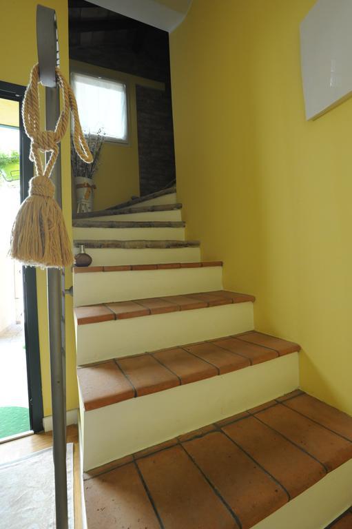 B&B Aurora Domus D'A-Mare 페자로 외부 사진