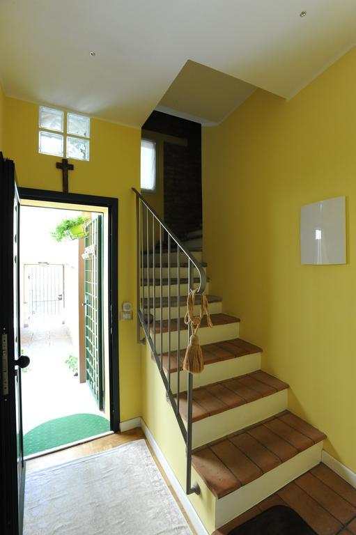 B&B Aurora Domus D'A-Mare 페자로 외부 사진