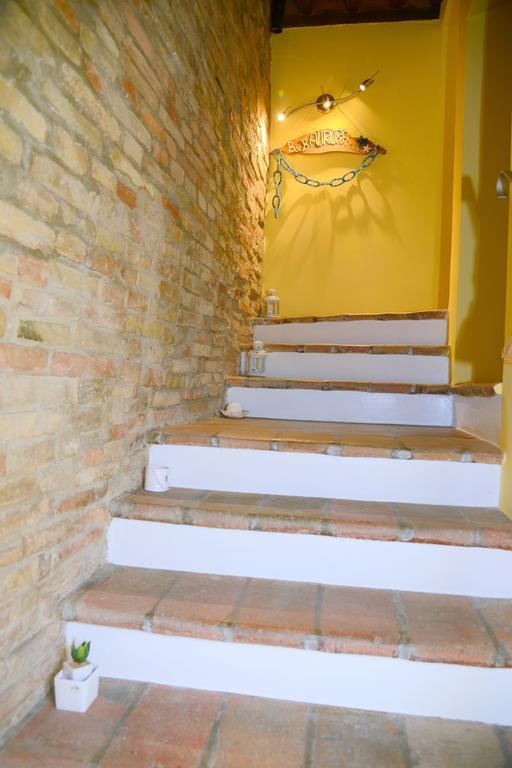 B&B Aurora Domus D'A-Mare 페자로 외부 사진