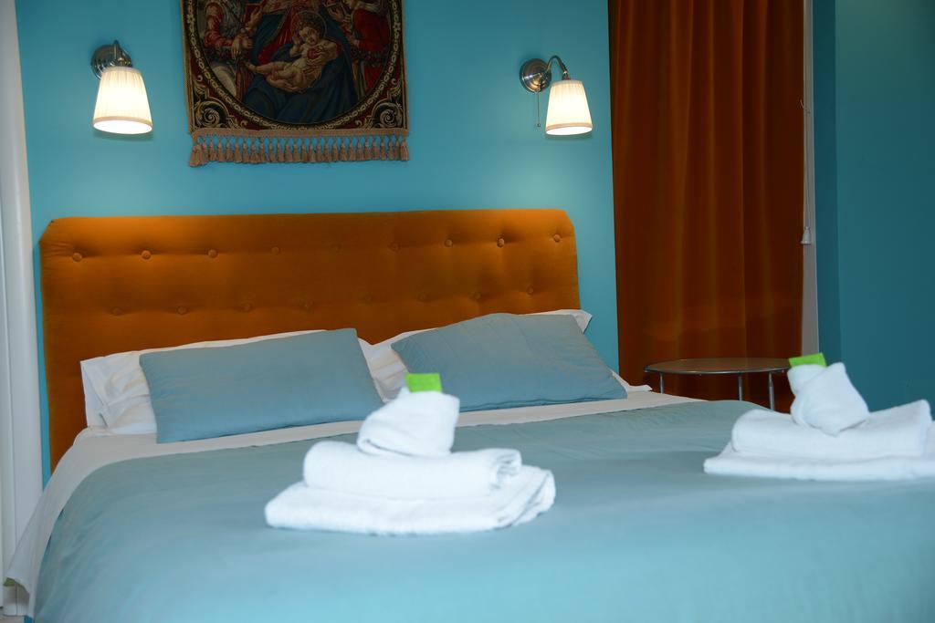 B&B Aurora Domus D'A-Mare 페자로 외부 사진