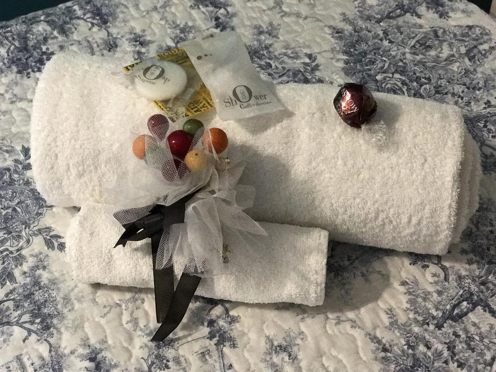 B&B Aurora Domus D'A-Mare 페자로 외부 사진