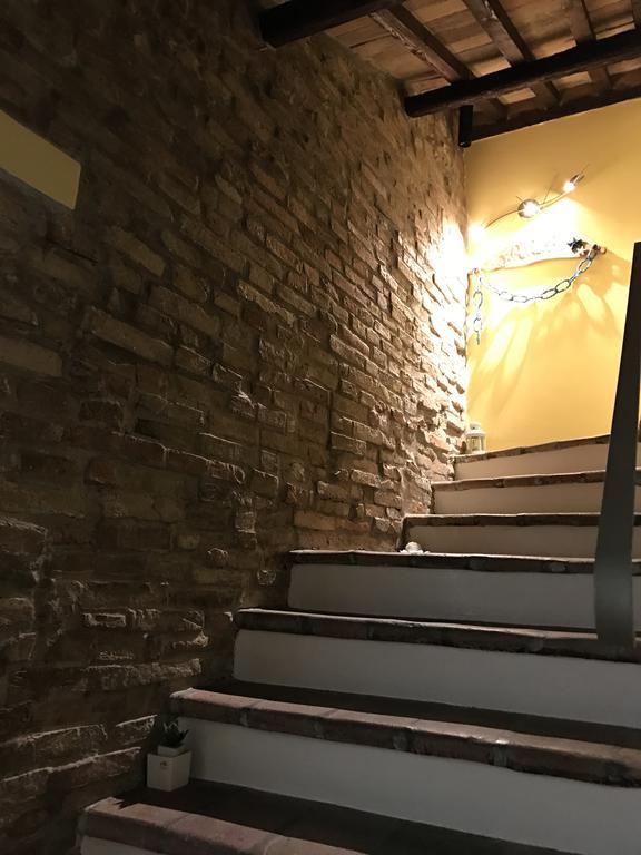 B&B Aurora Domus D'A-Mare 페자로 외부 사진