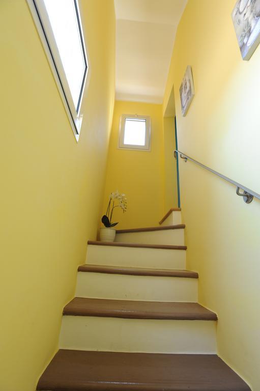 B&B Aurora Domus D'A-Mare 페자로 외부 사진
