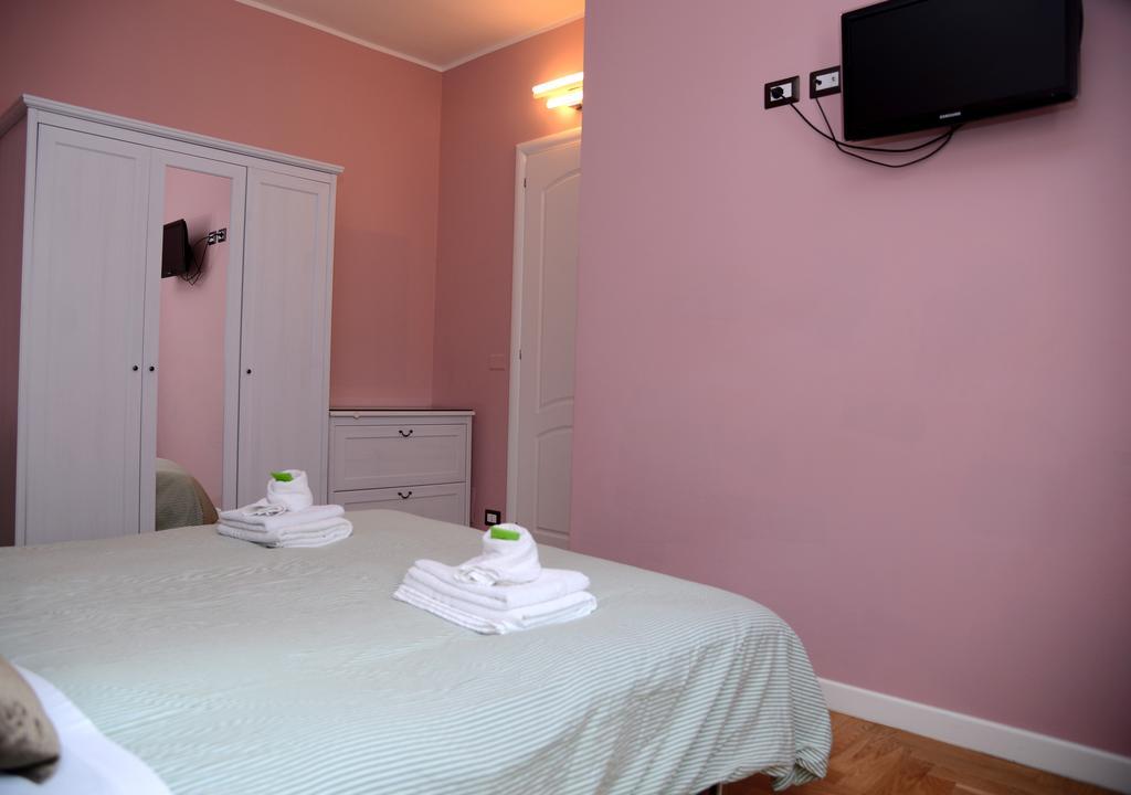 B&B Aurora Domus D'A-Mare 페자로 외부 사진