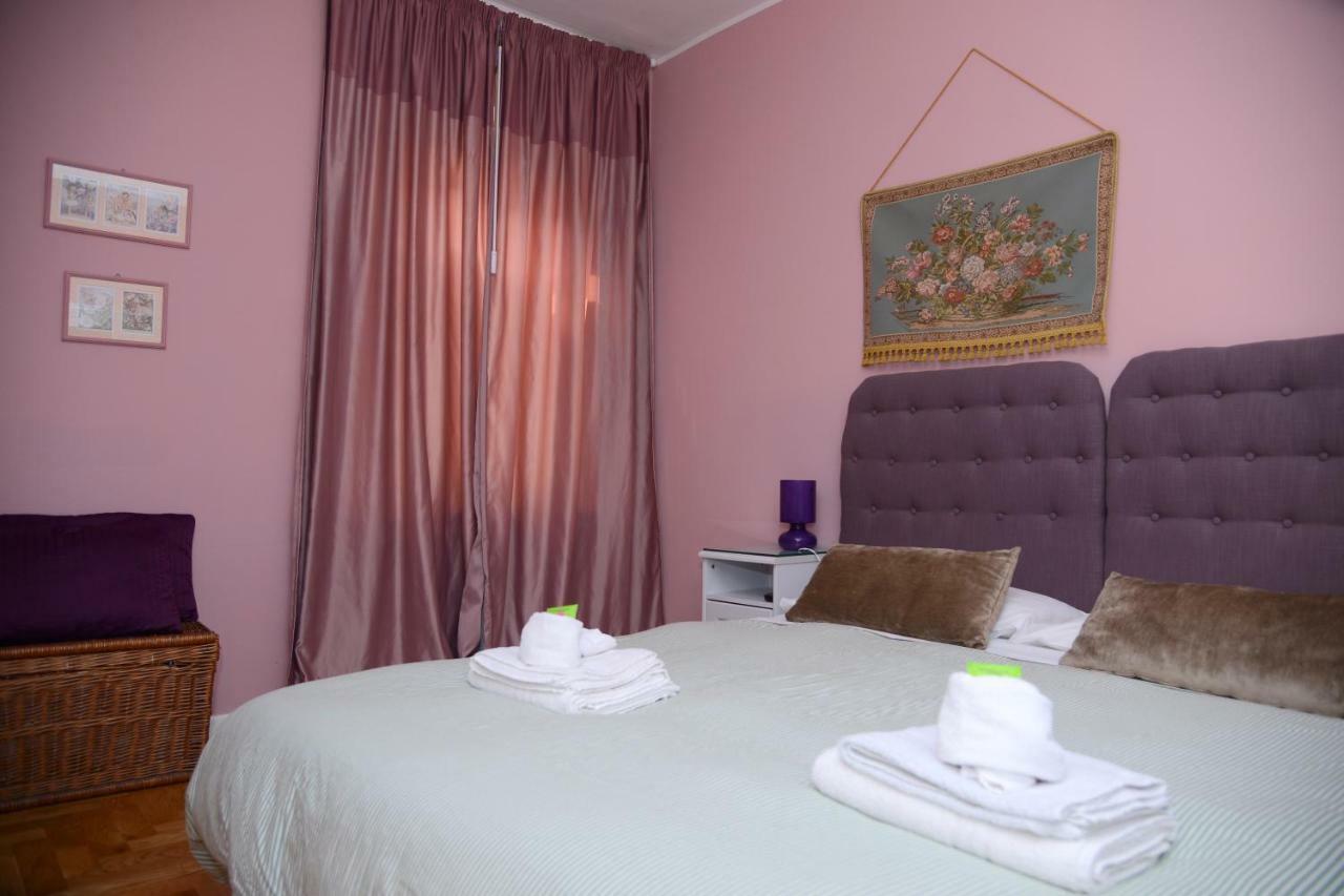 B&B Aurora Domus D'A-Mare 페자로 외부 사진